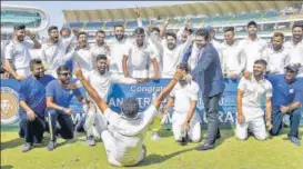  ?? PTI ?? ■
Victorious Saurashtra players after winning the Ranji Trophy final against Bengal in Rajkot on Friday.