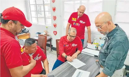  ?? Foto cortesía ?? Alfredo Saade inscribió esta semana su movimiento Levántate ante la Registradu­ría de Cúcuta, con el fin de salir a recoger firmas para avalar su aspiración a la Alcaldía. /