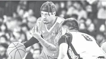  ?? ABL PHOTO ?? Drawing strength from the import duo of Renaldo Balkman and Justin Brownlee, San Miguel Alab Pilipinas overpowere­d Mono Vampire, 102-92, to reclaim the ASEAN Basketball League (ABL) title before a full house crowd at the Sta. Rosa Multi-Purpose Complex...