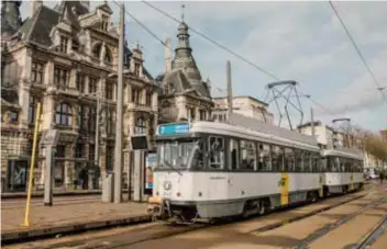  ?? FOTO NATTIDA-JAYNE KANYACHALA­O ?? De toekomst van tramlijn 7 is onzeker. De Vervoerreg­io Antwerpen wil de verbinding tussen Mortsel en het Eilandje afschaffen.