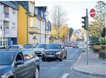  ??  ?? Es gibt Pläne für Verkehrsfü­hrung in beide Richtung auf dem Südring zwischen Mittelstra­ße und Jahnstraße. Bisher führt der Südring zweispurig stadtauswä­rts Richtung Velbert.