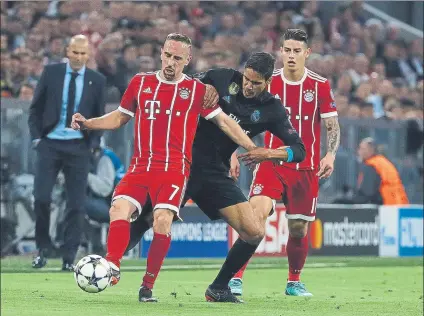  ?? FOTO: SIRVENT ?? Real Madrid y Bayern Munich buscan esta noche en el Bernabéu una plaza en la final de la Champions de Kiev