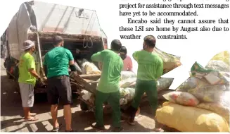  ?? PHOTOGRAPH BY AL PADILLA FOR THE DAILY TRIBUNE @tribunephl_al ?? Sanitation With hygiene now a byword in the wake of the pandemic, garbage trucks make daily trash collection in the metropolis. This one’s along Rotonda in Pasay City.