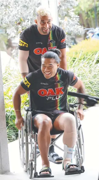  ?? ?? Viliame Kikau wheels teammate Brian To‘o to the media session. Picture: Annette Dew