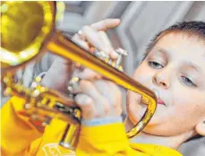  ?? FOTO: DPA ?? Die Kosten für den Unterricht an der Musikschul­e Tuttlingen werden erhöht. Das wollen die Zweigstell­en nicht mitmachen.