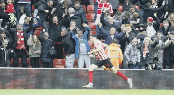  ?? ?? Sunderland striker Ross Stewart celebrates his goal.