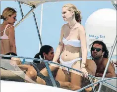  ?? GTRESS ?? Chiara Ferragni, en un yate acompañada de sus amigos