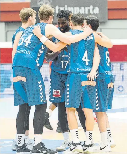  ?? FOTO: LUIS MARI UNCITI ?? El Gipuzkoa Basket se conjura para pescar en río revuelto y dar la campanada en el Buesa Arena