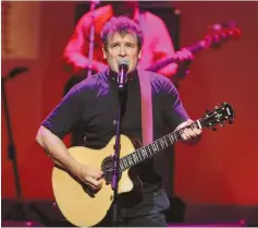  ?? (Sebastien Nogier/Reuters) ?? SOUTH AFRICAN singer Johnny Clegg performs in 2012.