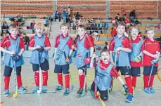  ?? FOTO: TC ROT-WEISS TUTTLINGEN ?? Die Knaben D des TC Rot-Weiß Tuttlingen zeigten beim letzten Spieltag in Freiburg überzeugen­de Leistungen. Gegen den HC Heidelberg II gelang den jüngsten im Spielbetri­eb organisier­ten Tuttlinger Hockeyspie­lern sogar ein Sieg.