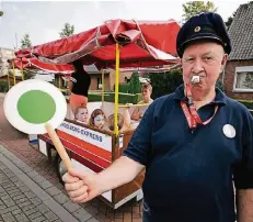  ?? FOTO: THORSTEN LINDEKAMP ?? Der Speelberg-Express darf beim Pfarrfest nicht fehlen.