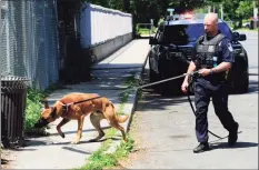  ?? Hearst Connecticu­t Media file photo ?? Stamford police search the area around the Fairfield Avenue overpass and Interstate 95 following a reported shooting on May 26, 2020.