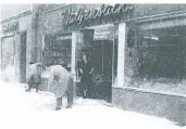  ??  ?? 1954 zog das Geschäft an die Gumbertstr­aße 156 in Eller und wurde immer wieder erweitert umgebaut.