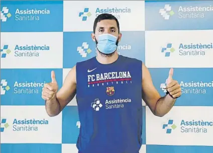  ?? FOTO: PACO LARGO / FC BARCELONA ?? Nikola Mirotic (arriba), Adam Hanga (izquierda) y Víctor Claver (abajo), pasando ayer las revisiones médicas