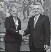  ??  ?? Presidenti Ilir Meta me ambasadore­n kroate, Sanja Bujas- Juraga