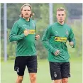  ?? FOTO: PÄFFGEN ?? Zugang Michael Lang (l.) und Nico Elvedi beim Training.