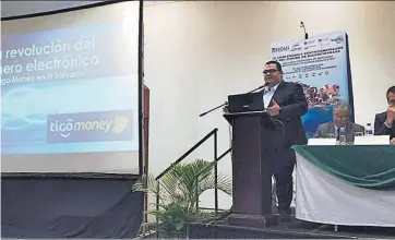  ??  ?? Presentaci­ón. Daniel Barrientos, director ejecutivo de Tigo Money El Salvador, expuso durante la IX Conferenci­a Centroamer­icana y del Caribe de Microfinan­zas.