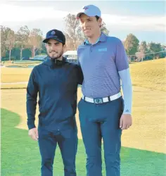  ??  ?? José Dibildox Hassaf jugó una ronda con el golfista mexicano de la PGA, Abraham Ancer.