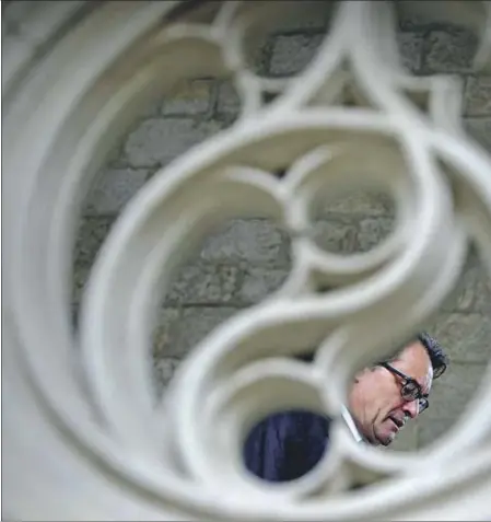  ??  ?? El presidente de la Generalita­t, Artur Mas, compareció en la galería gótica del Palau