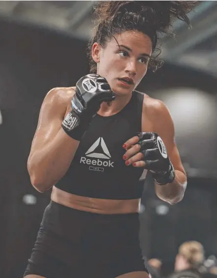  ??  ?? Gold Coast fighter Chelsea Hackett is ready to finally make her mixed martial arts debut.