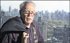  ?? JIM COOPER/ AP 2004 ?? Jimmy Breslin, the Pulitzer Prize-winning chronicler of wise guys and underdogs who became the brash embodiment of the street-smart New Yorker, died Sunday. Breslin died at his Manhattan home of complicati­ons from pneumonia.