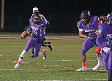  ?? Terrance Armstard/News-Times ?? In the open field: El Dorado's Steven Tollette finds room to run on a jet sweep in action last season against Russellvil­le. Tollette hopes to emerge as a go-to receiver for the Wildcats as a senior this season.