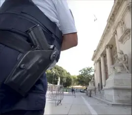  ?? (Photo P. Bl.) ?? Trois individus qui ont violemment agressé un jeune sans domicile fixe dans un camp fréquenté par des marginaux à La Seyne ont été jugés hier devant le tribunal correction­nel de Toulon.