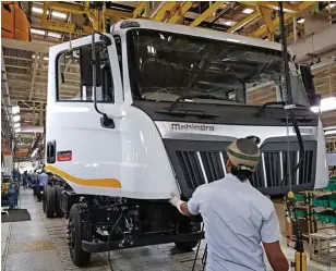  ??  ?? With a use of smart powertrain technologi­es, Mahindra Trucks and Buses is keen to develop smart CVs