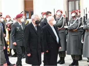  ?? (Amos Ben Gershom/GPO) ?? PRESIDENT REUVEN Rivlin with his Austrian counterpar­t, Alexander Van der Bellen, in Vienna yesterday.