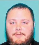  ??  ?? Autor de la masacre. Devin Patrick Kelley abrió fuego en una iglesia de una pequeña localidad de Texas. Kelly al parecer se disparó solo y antes había llamado a su padre para avisarle que no sobrevivir­ía tras la persecució­n.