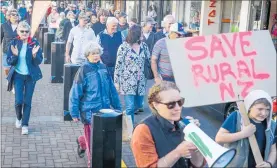  ?? PHOTO / WARREN BUCKLAND ?? The rally as farming came to town in the Napier CBD.