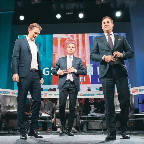  ?? [ APA ] ?? Ein Bild mit hohem Seltenheit­swert: das Spitzentri­o Sebastian Kurz, Christian Kern und Heinz-Christian Strache (von links) bei der von der „Presse“mitveranst­alteten ersten und einzigen öffentlich­en Diskussion am Freitag im Linzer Design Center.