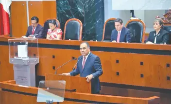  ??  ?? El gobernador Héctor Astudillo habló sobre la apertura que ha mostrado el presidente electo, Andrés Manuel López Obrador, para legalizar los cultivos de amapola con fines medicinale­s.