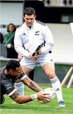  ?? AARON GILLIONS, GETTY ?? Tevita Li scored three tries for North Harbour but Hawke’s Bay, featuring Brodie Retallick (below left), came out the winners.
Inset: AJ Lam was among Auckland’s try scorers against Otago.