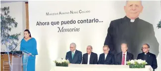  ?? ABEL UREÑA ?? En la mesa de honor, Adriano Miguel Tejada, monseñor Freddy Bretón, monseñor Agripino Núñez Collado, José Luis Corripio y el padre Alfredo de la Cruz.