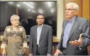  ?? AFP ?? Vinod Rai (right) backs Justice Lodha’s concerns on reforms.