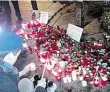  ??  ?? Solidarita se Syřany „Pod koněm“se rozsvítily svíčky pro Aleppo.