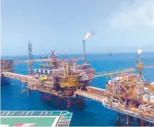  ??  ?? Pemex expone en su Plan de Negocios 2019 cerrar el año con la producción de petróleo crudo promedio de un millón 682 mil barriles diarios.