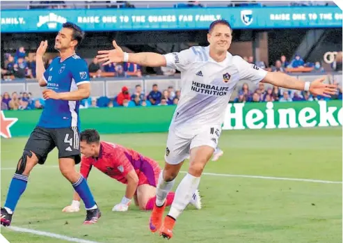  ??  ?? Javier Hernández es el líder de goleo en la MLS, con 10 anotacione­s en igual cantidad de partidos.