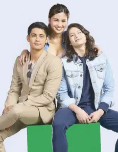  ??  ?? Julie Anne San Jose with Kiko Estrada (left) and Gil Cuerva