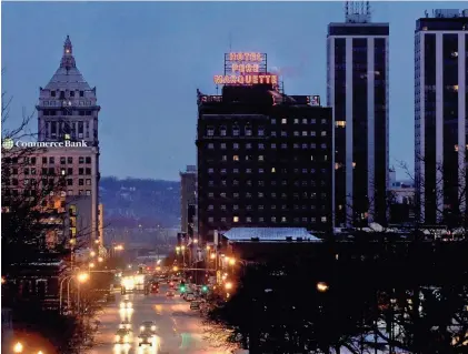  ?? MATT DAYHOFF/JOURNAL STAR ?? The Hotel Pere Marquette is a landmark of Main Street and the Peoria skyline.