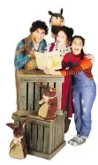  ?? TIMMATHESO­N ?? Victor Mariano, Steffanie Davis and Amanda Testini star in The Velveteen Rabbit.