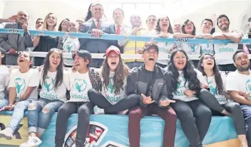  ??  ?? La Fundación Scholas Occurrente­s impartió talleres a niños y jóvenes en el Gimnasio Coyoacán, cuyo objetivo, de acuerdo con los organizado­res, es impulsar en México una educación basada en valores.