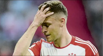  ?? FOTO: GETTY ?? Joshua Kimmich (28 años) acabó muy dolido tras la derrota del Bayern ante el Leipzig, que dejó en bandeja el título al Dortmund