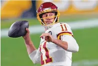  ?? KEITH SRAKOCIC/ASSOCIATED PRESS FILE PHOTO ?? Washington Football Team quarterbac­k Alex Smith made a triumphant return to NFL action last season, two years after breaking two bones in his right leg and requiring 17 surgeries to repair it.