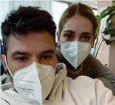  ?? (Ansa/Bozzani) ?? I volti
A sinistra, Chiara Ferragni e Fedez nel video postato sui social in cui hanno fatto sapere di aver contratto il Covid. A destra, l’ex calciatore Christian «Bobo» Vieri, anche lui contagiato