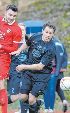  ?? FOTO: VOLKER STROHMAIER ?? Sieben Teams sehen den SV Baustetten (hier Klaus Romer) als kommenden Meister in der Kreisliga A II.