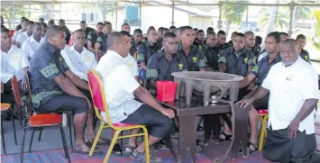  ?? Photo: Simione Haravanua ?? The new sailors presenting their thanks to Captain (Navy) Humphrey Tawake at the Naval Base in Togalevu on May 18, 2018.