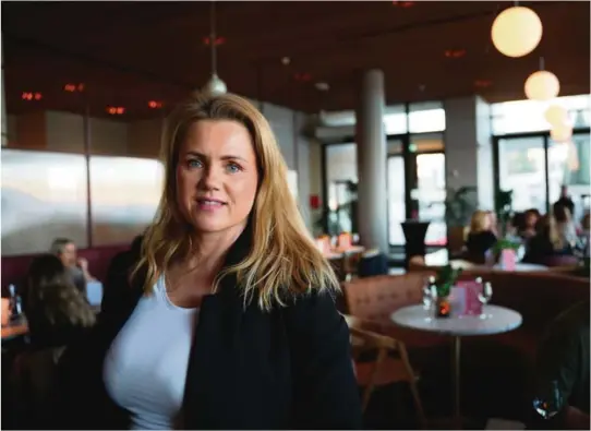  ?? ALLE FOTO: VILDE POLLE NØTNES ?? FORNØYD: Trine Omholt er fornøyd med restaurant­en Havgløtts første åpningsdag.