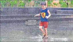  ?? PRATIK CHORGE/HT ?? Mumbai witnessed premonsoon showers for the second consecutiv­e day on Saturday, with the weather bureau predicting light rain on Sunday too.